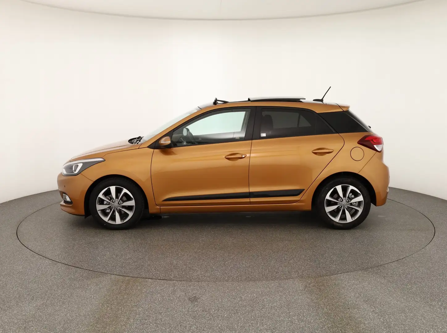 Hyundai i20 1.2 Style Panorama Sitzheizung Tempomat PDC Orange - 2