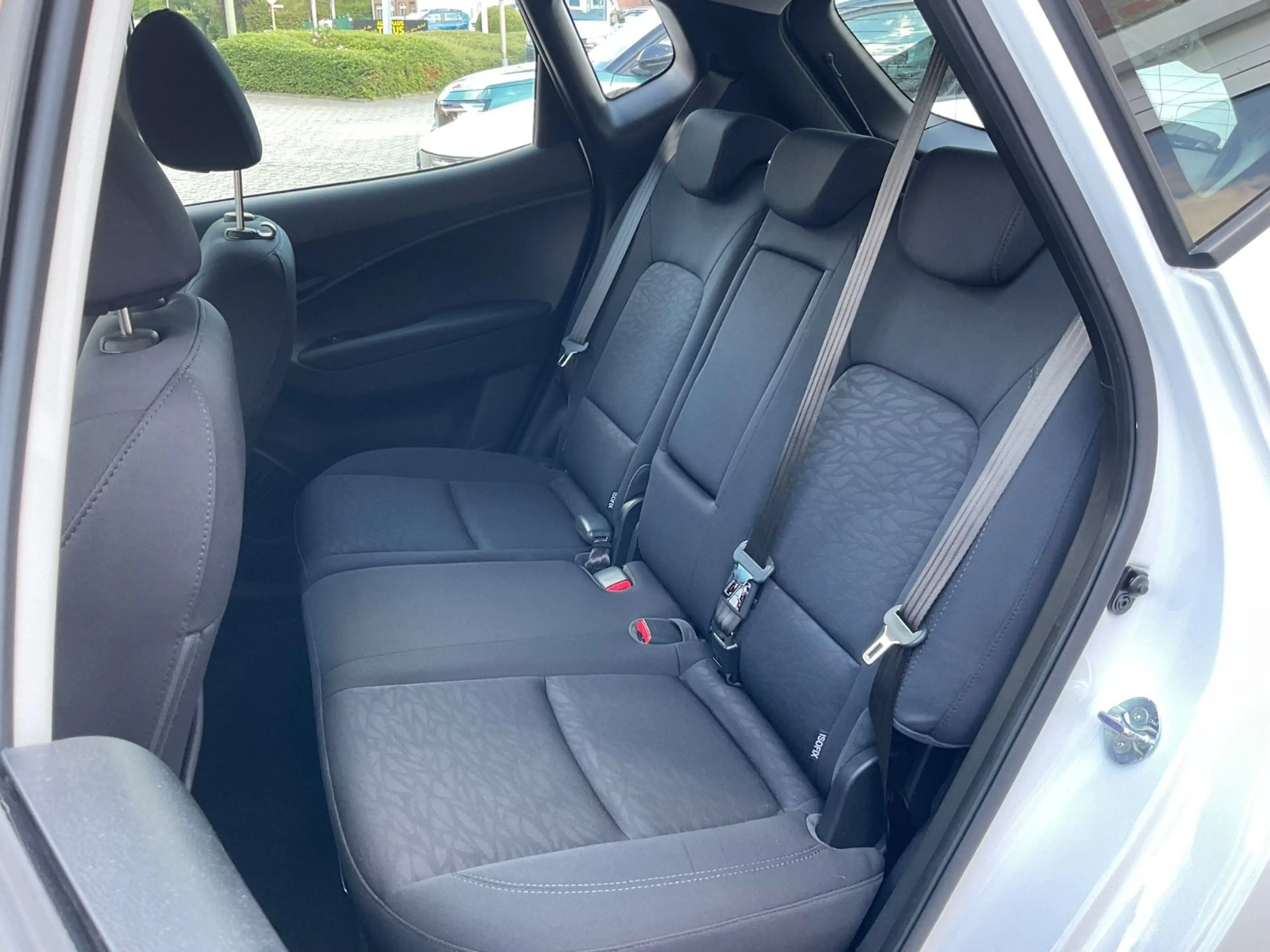 Hyundai iX20 1,6 YES! Silver Automatik — photo 11