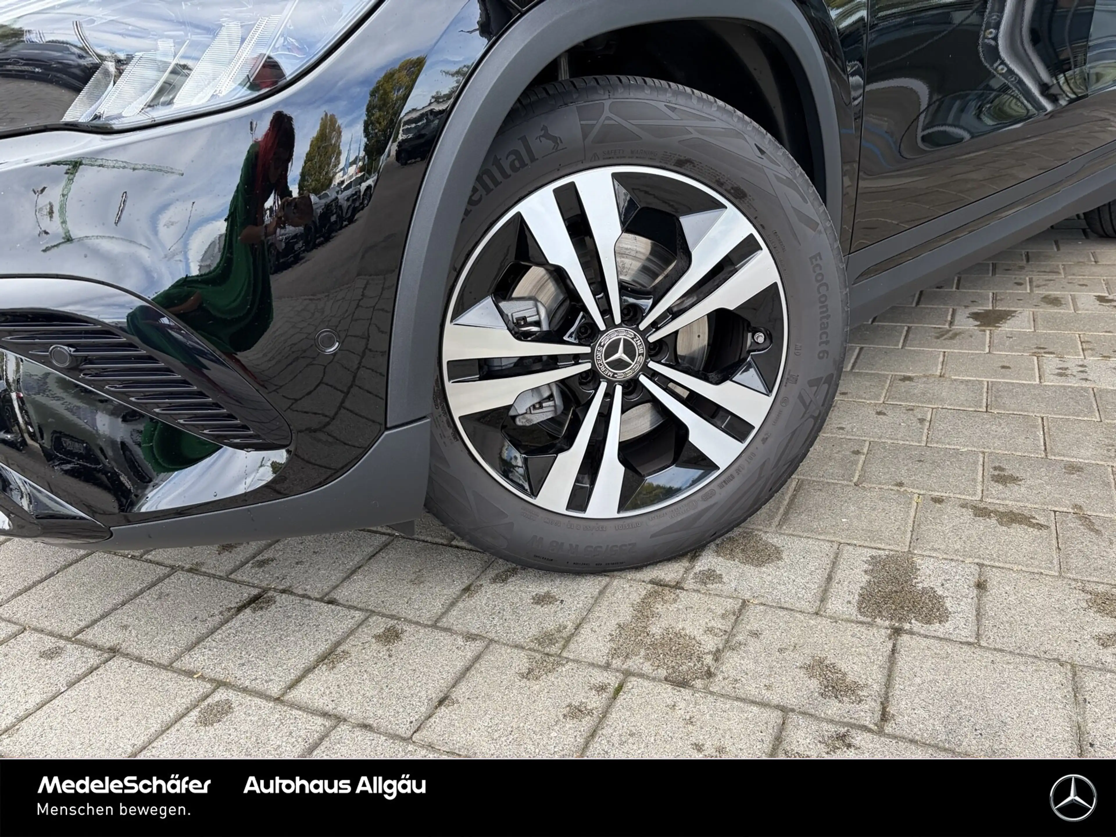 Mercedes-Benz GLA 200 GLA 200 Night Distr AHK PanoSD KeylGO Sound 360 — photo 2