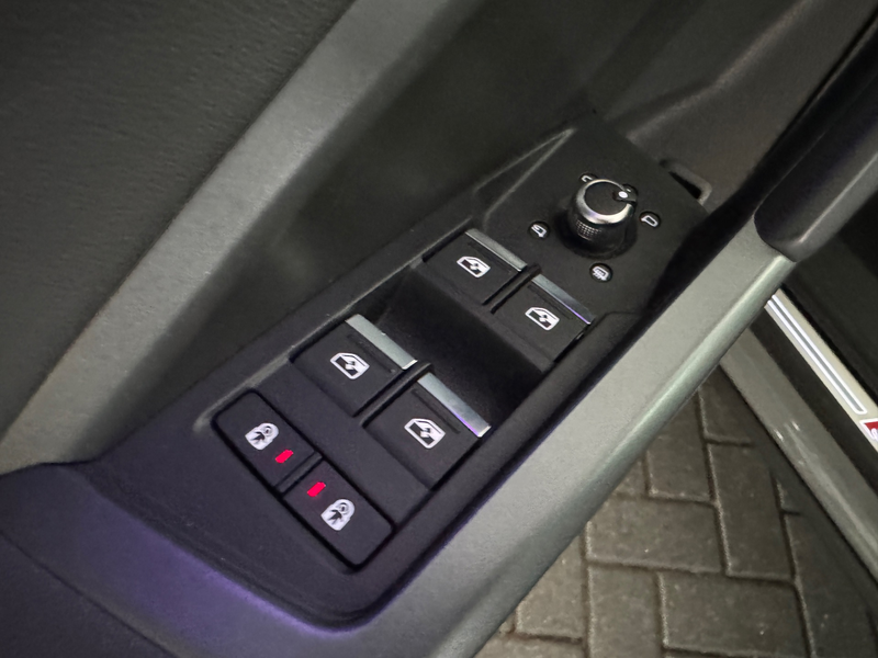 Audi Q3 Sportback 45 TFSI quattro S Edition — photo 14