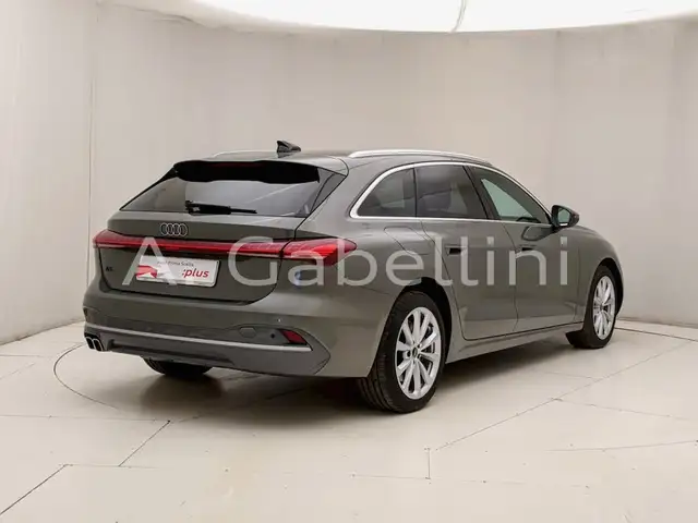 Audi A5 view 4