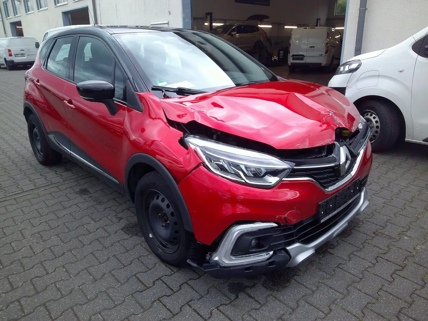 Renault Captur Intens Benzin, Kamera, Navi Rot - 2