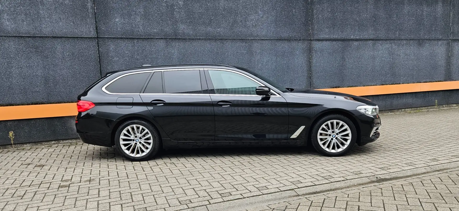 BMW 520 530i Luxury Line/NAVI PROFF/LEDER/LED/FULL SERVICE Noir - 2