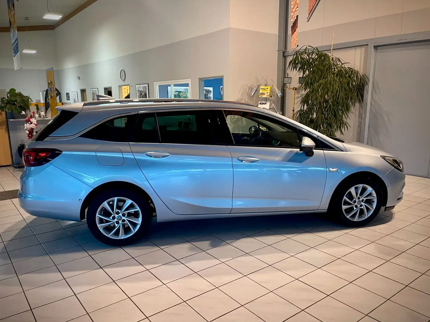 Opel Astra K Sports Tourer Innovation Blau - 2