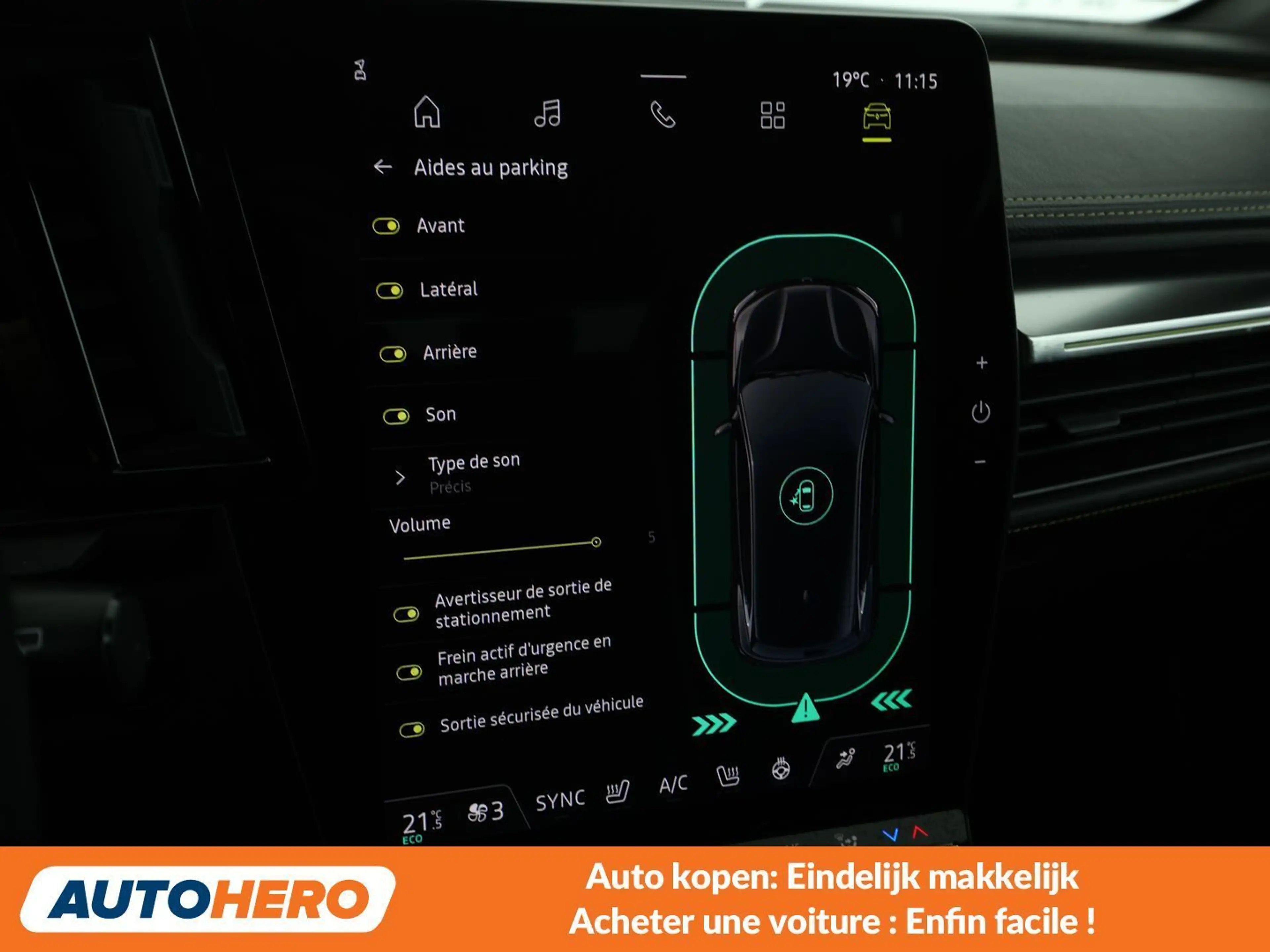 Renault Megane E-Tech EV60 Iconic — photo 14