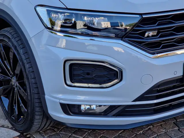 Volkswagen T-Roc view 6
