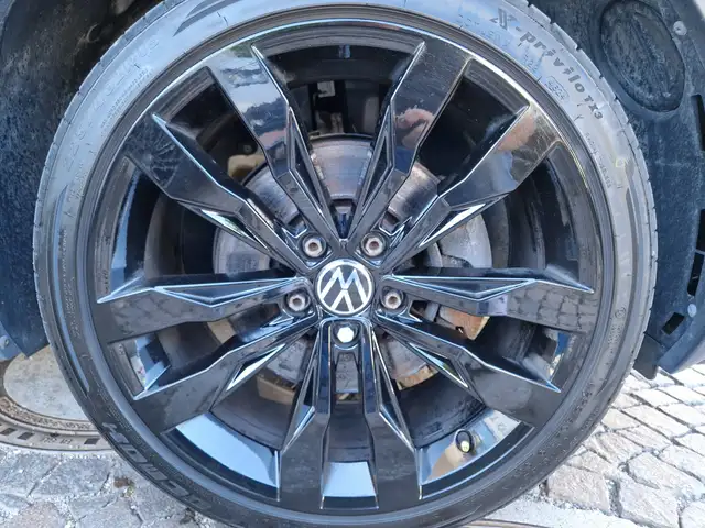 Volkswagen T-Roc view 7