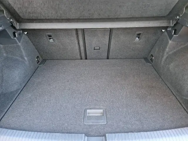 Volkswagen T-Roc view 20
