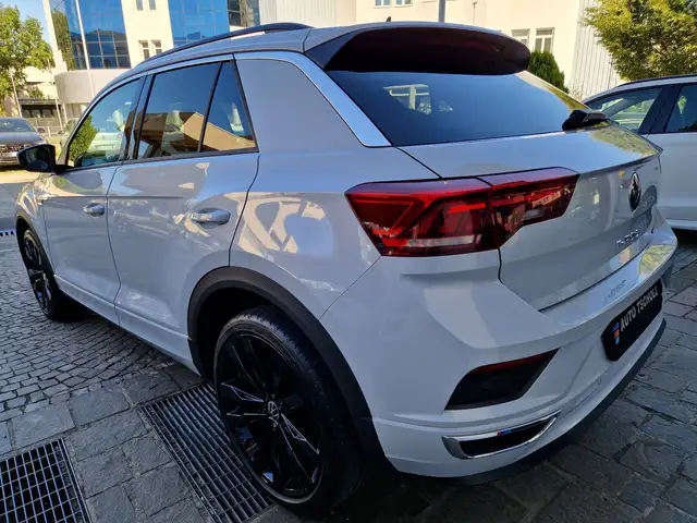 Volkswagen T-Roc view 4