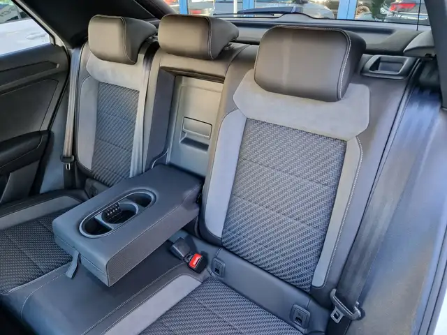 Volkswagen T-Roc view 19