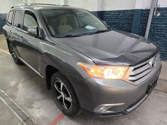 Toyota Highlander 3.5 4WD .  Export Pour L'Afrique