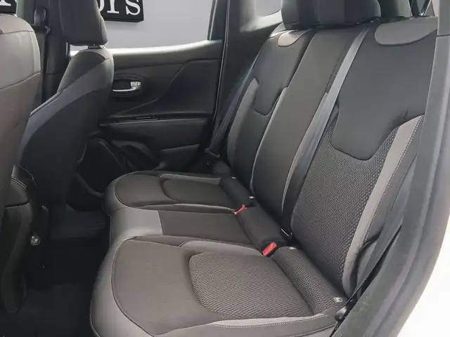 Jeep Renegade view 10