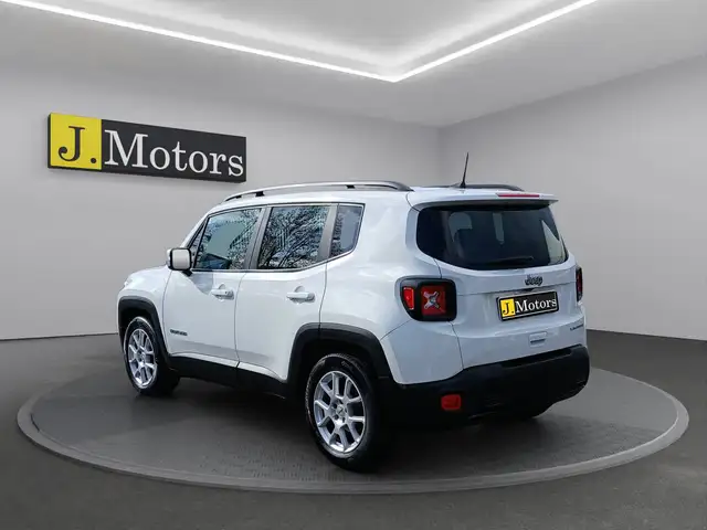 Jeep Renegade view 3