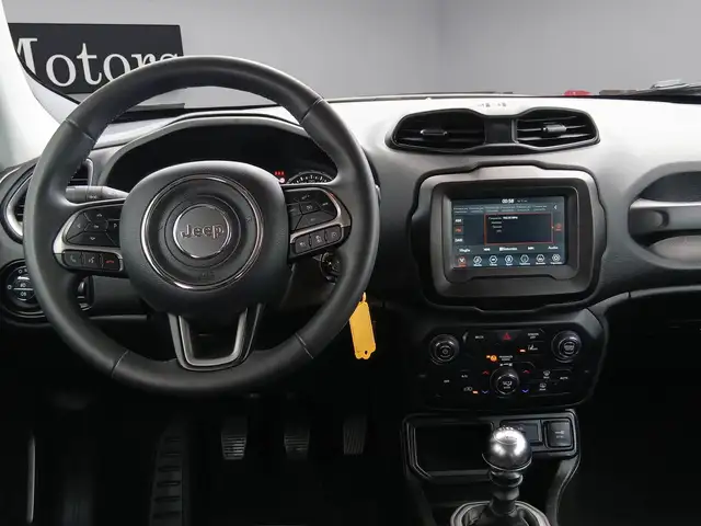Jeep Renegade view 11