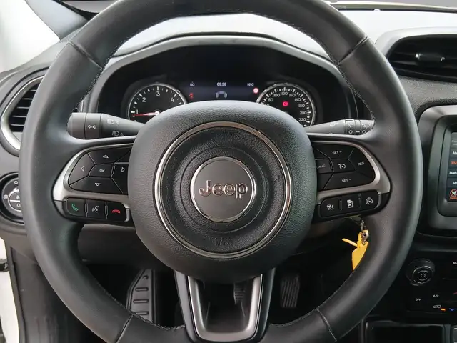 Jeep Renegade view 12