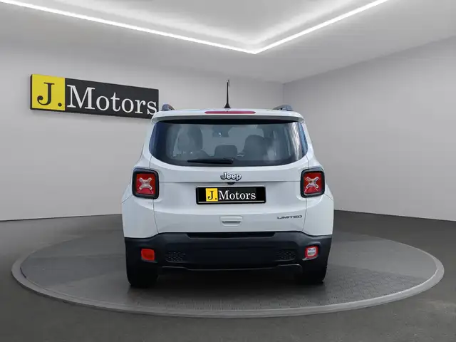 Jeep Renegade view 4