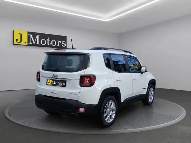 Jeep Renegade view 5