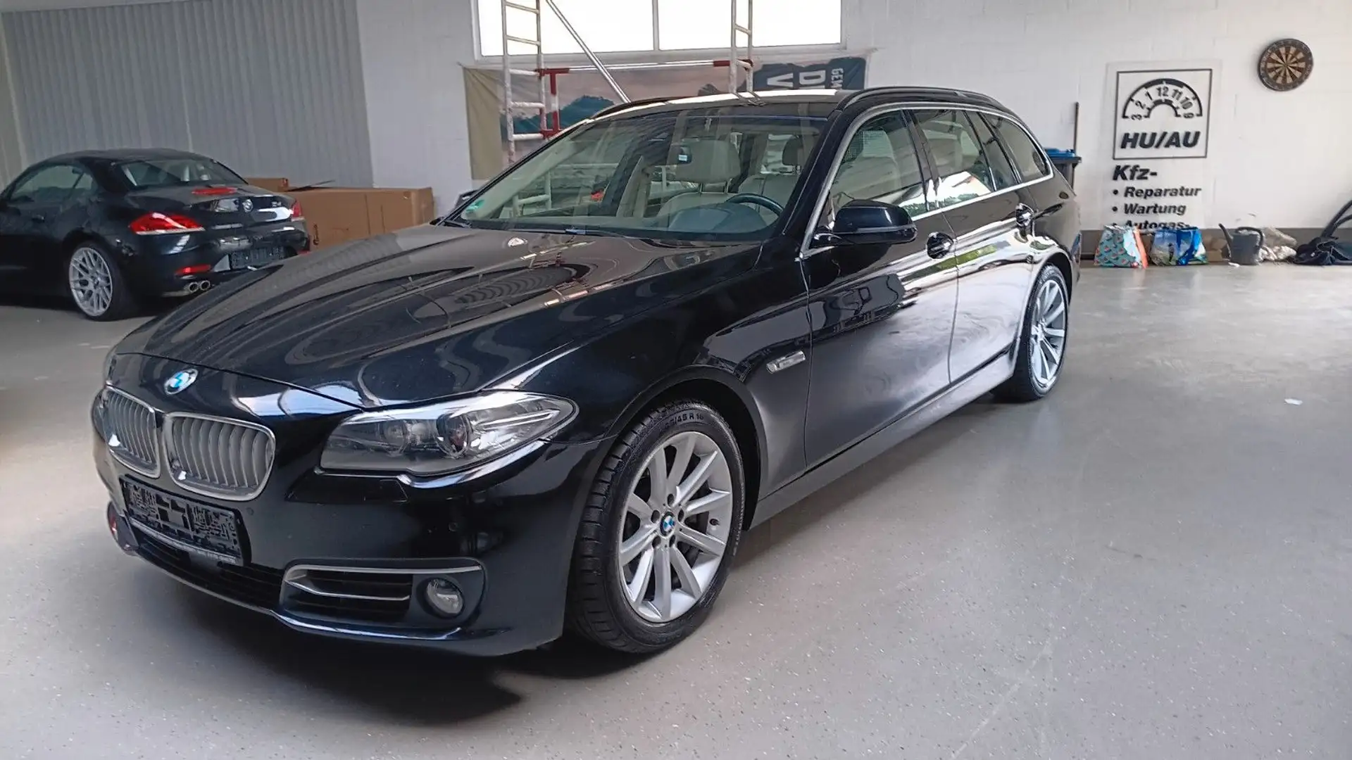 BMW 530 d Tour Modellpflege/Panorama AHK schwenkbar. Negro - 1