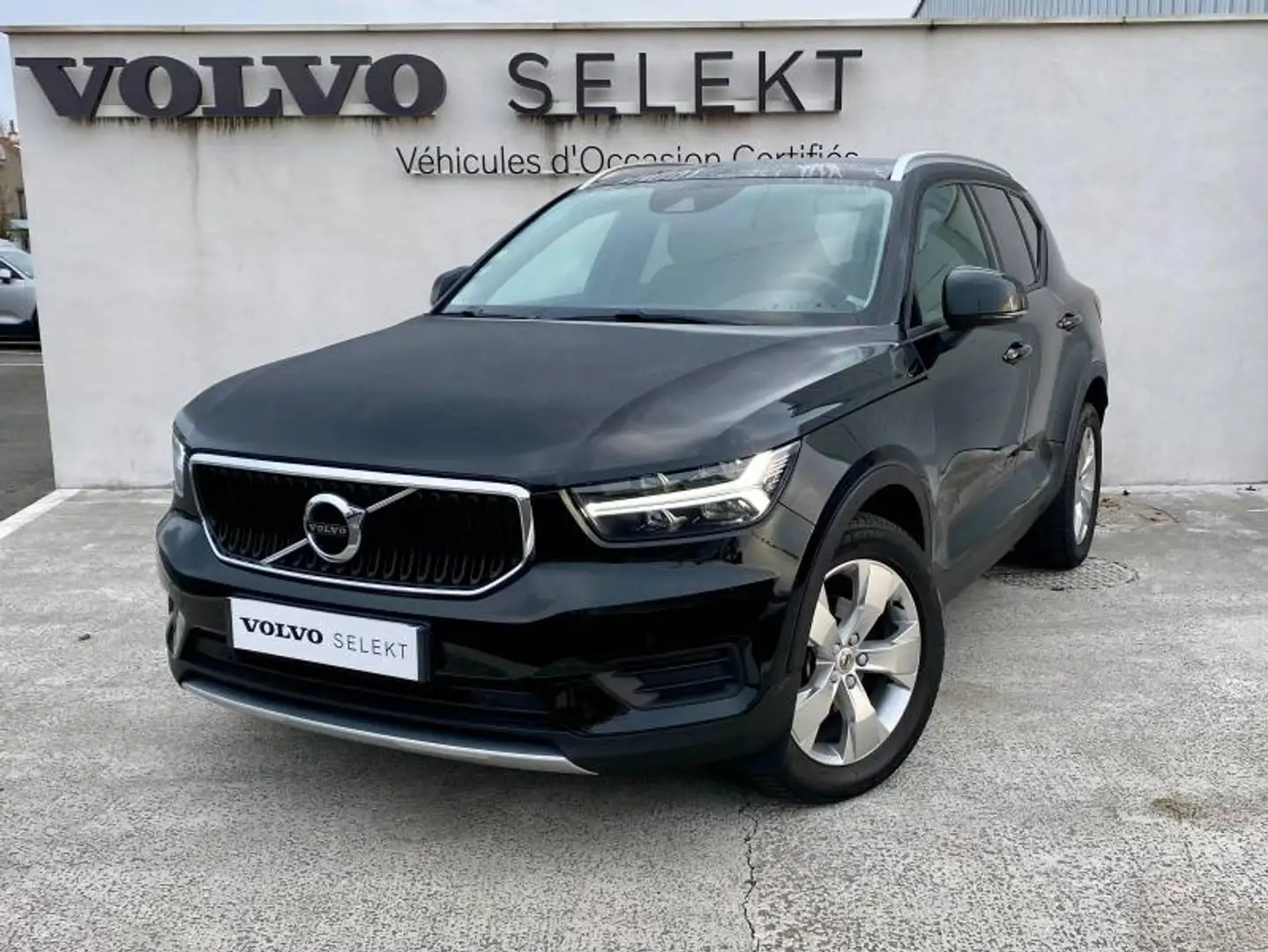 Volvo XC40 D3 AdBlue 150ch Momentum Geartronic 8 Noir - 1