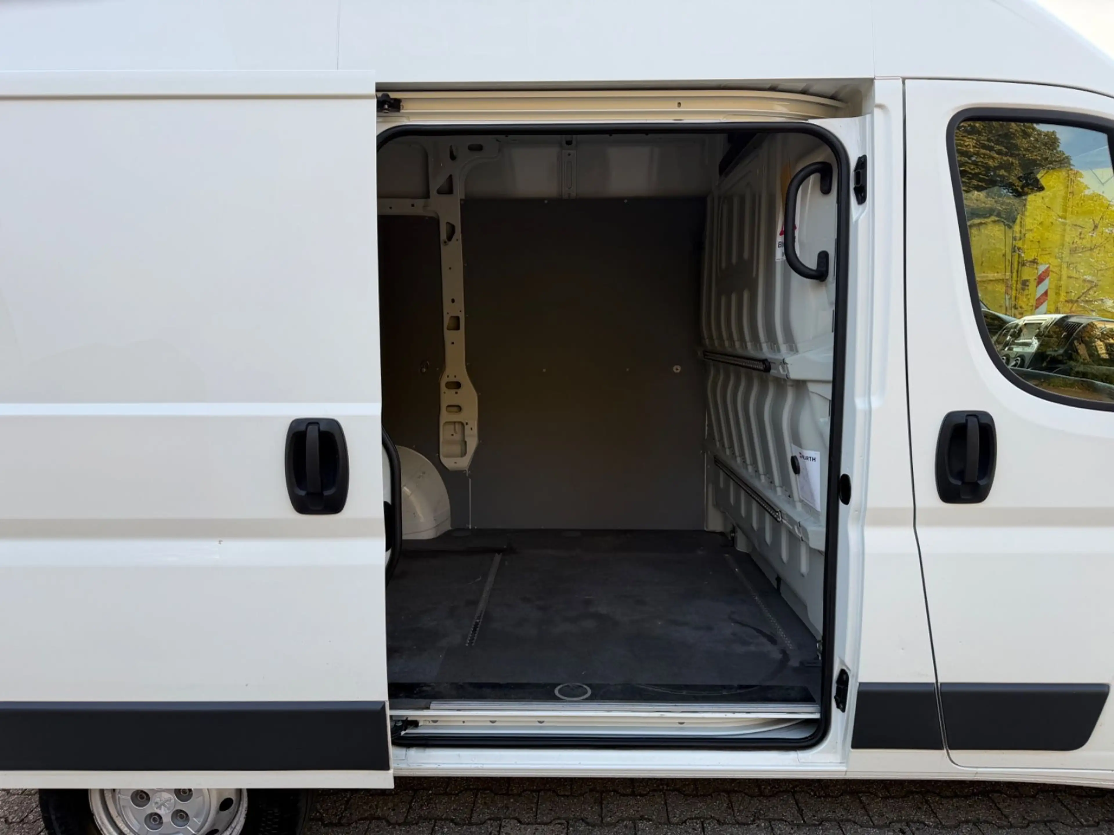 Peugeot Boxer Kasten H2+L1 3.Stz Klima PDC 83.000KM 1.HA — photo 8