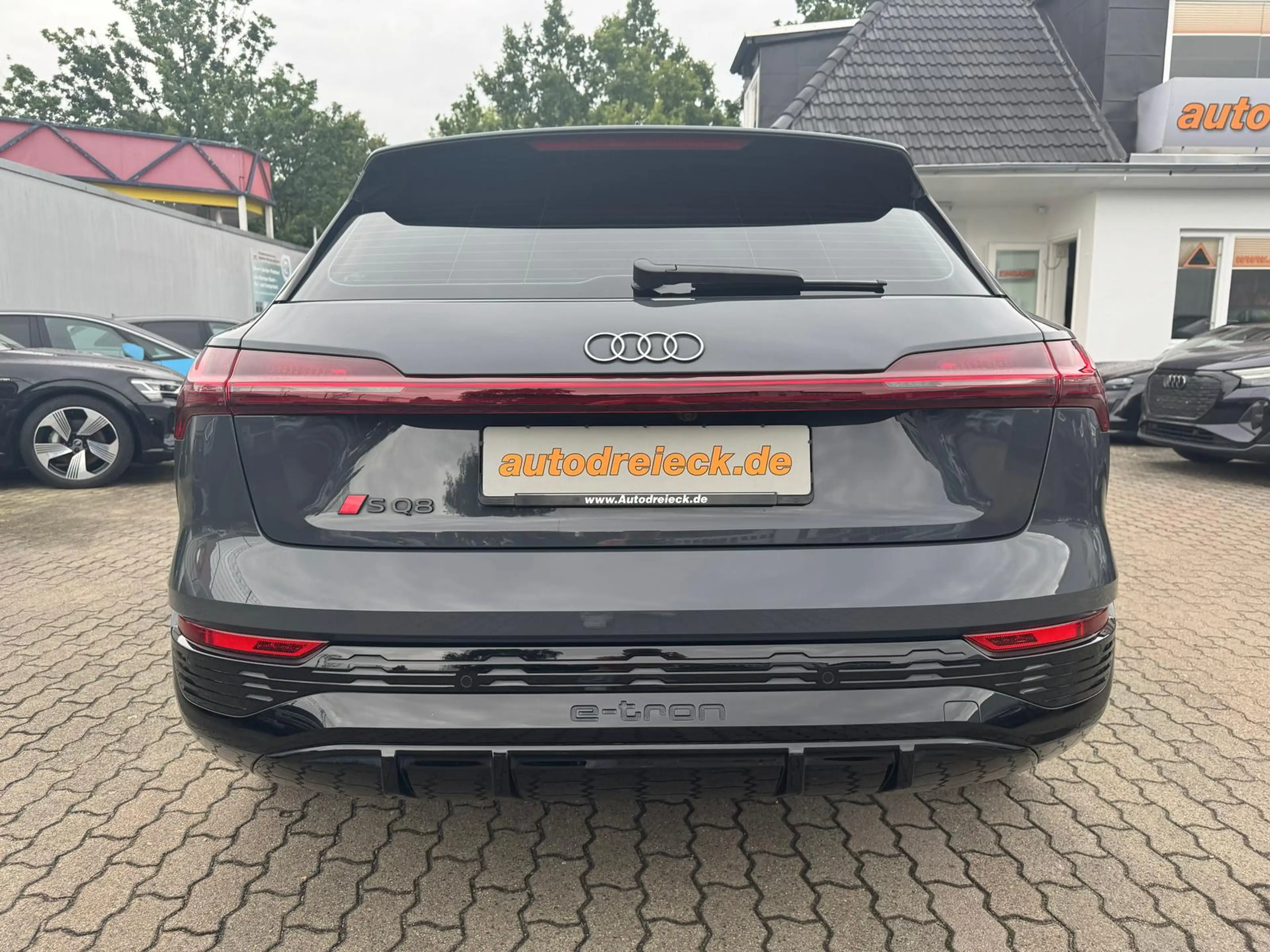 Audi SQ8 e-tron ACC HuD PANO S-SITZE DIGI-MATRIX 22Z — photo 8