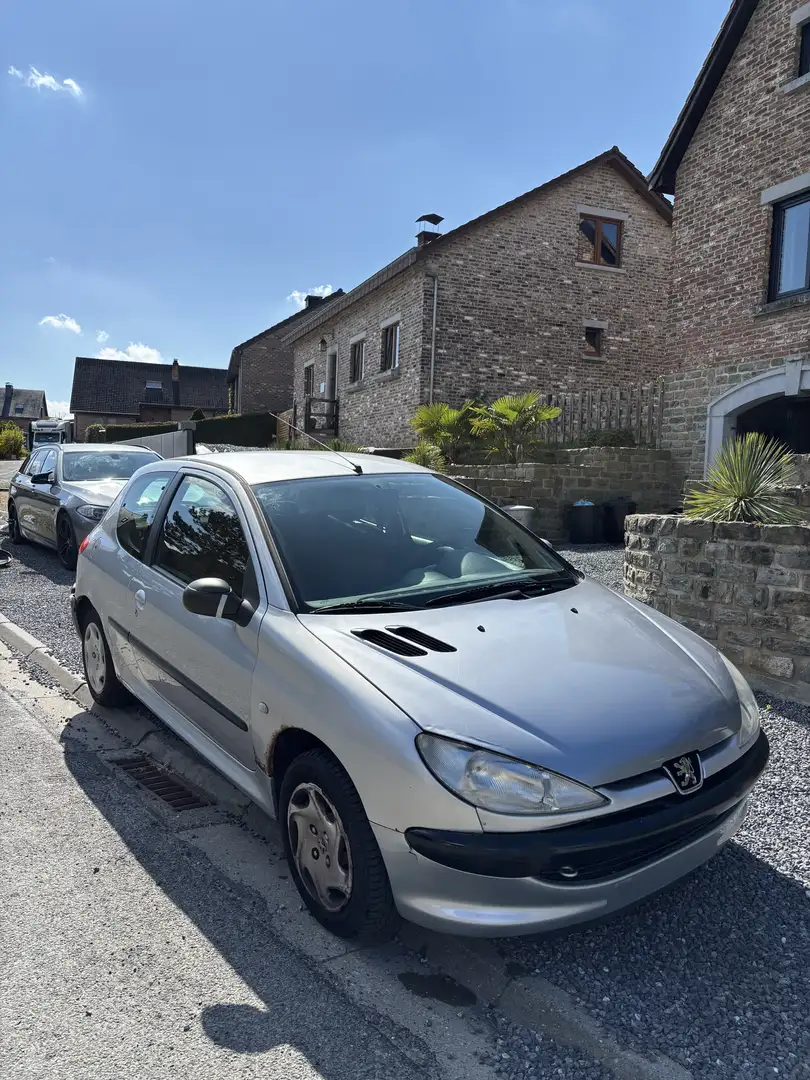 Peugeot 206 1.1i XT - 2