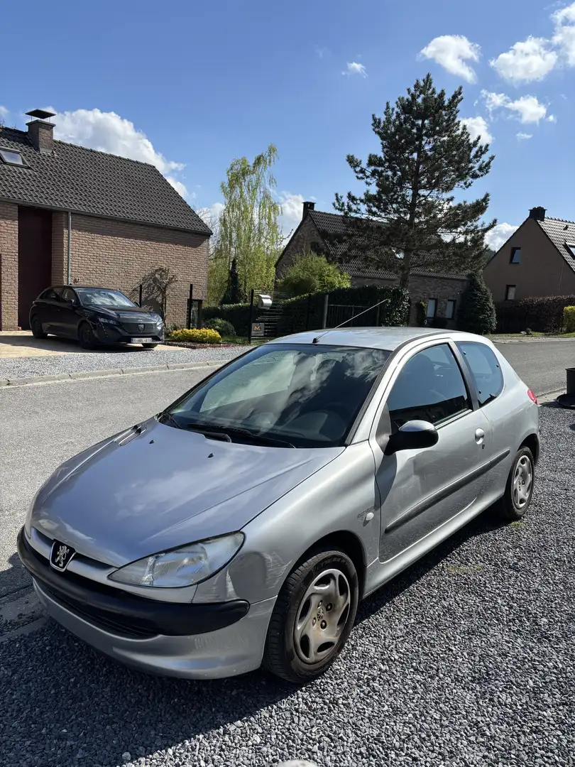 Peugeot 206 1.1i XT - 1