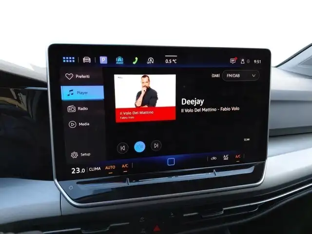 Volkswagen Golf view 5