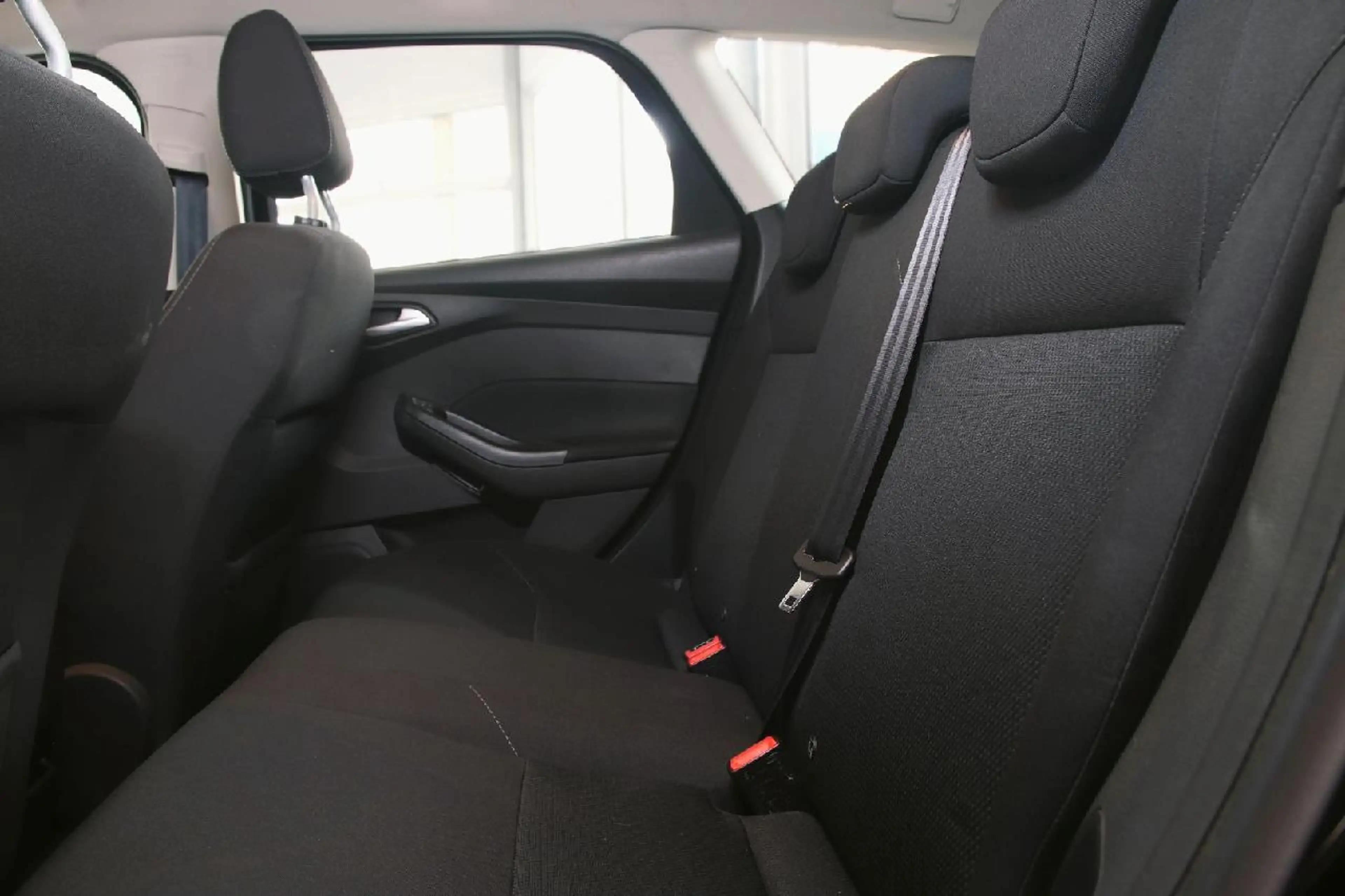 Ford Focus Business — photo 15