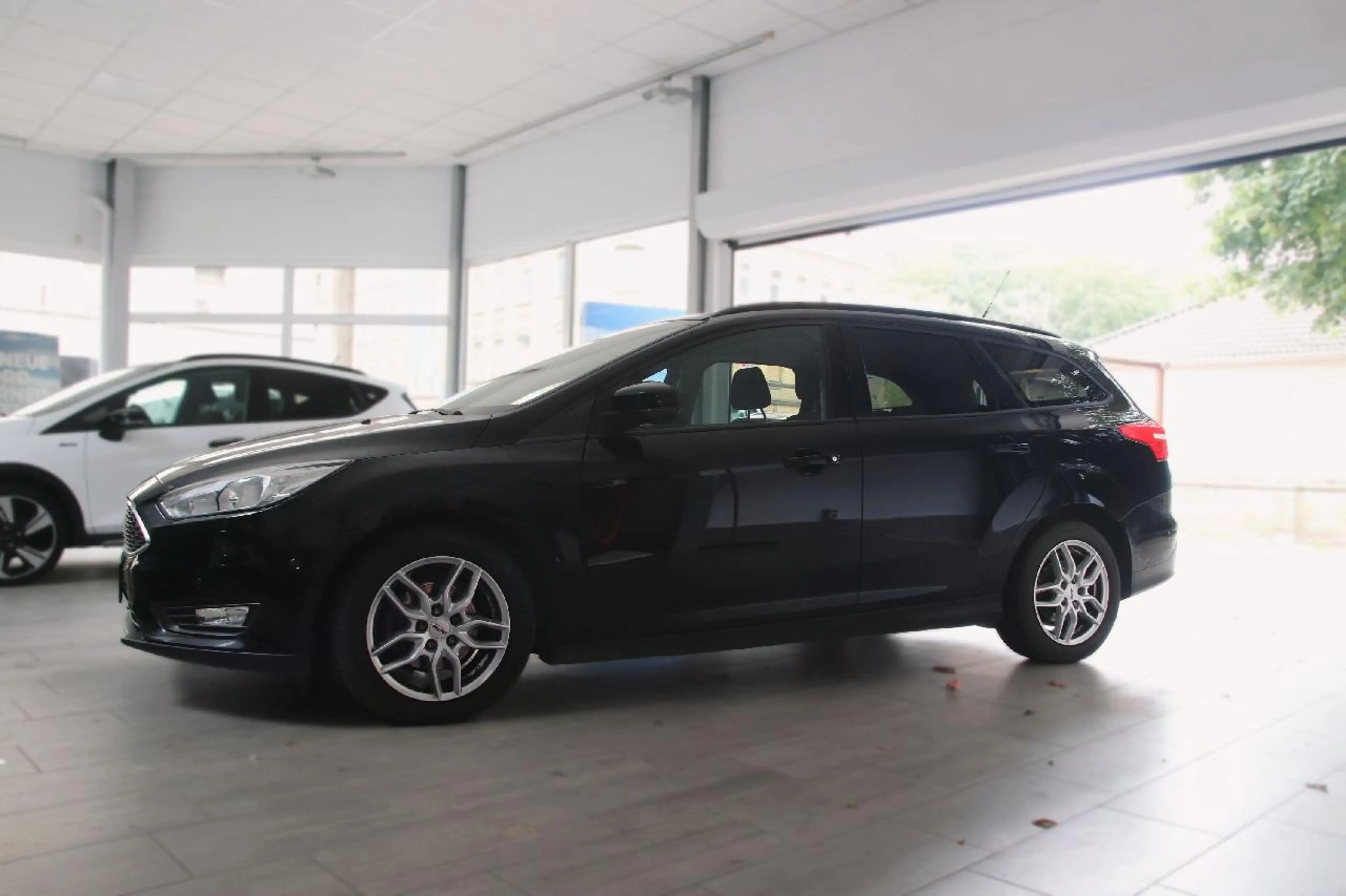 Ford Focus Business — photo 4