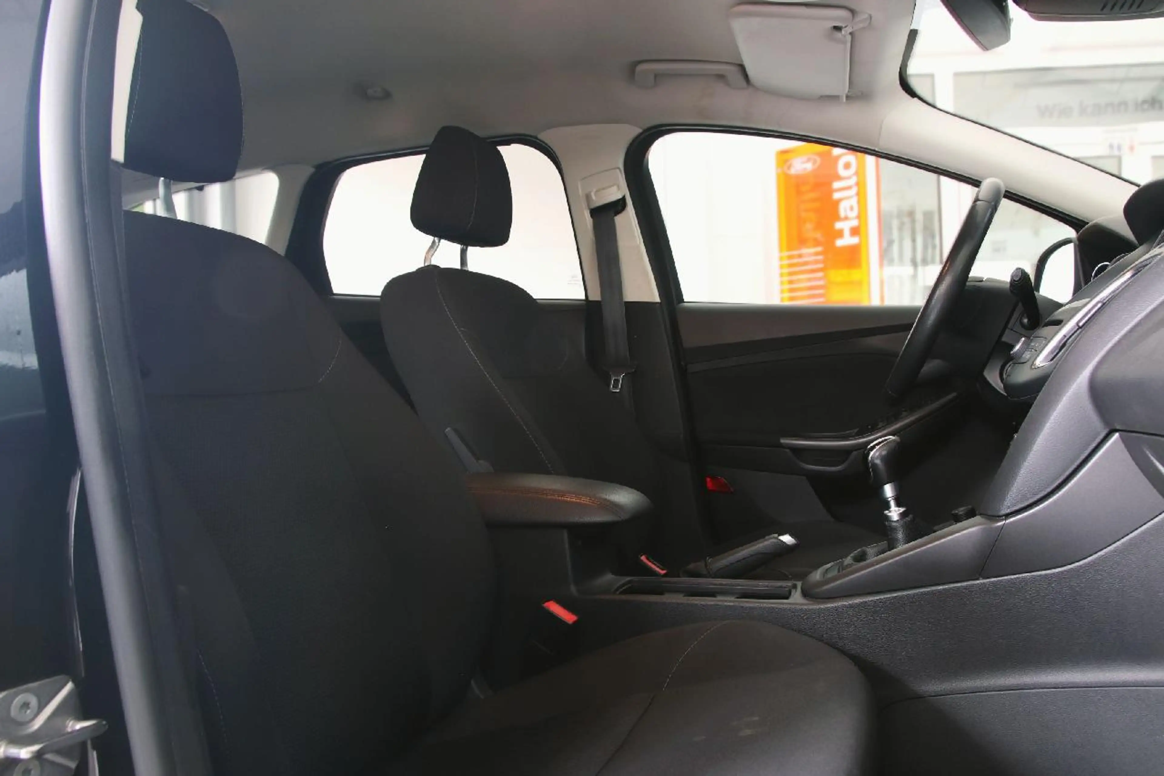 Ford Focus Business — photo 13