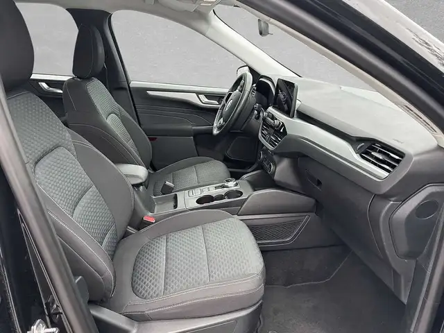 Ford Kuga view 3