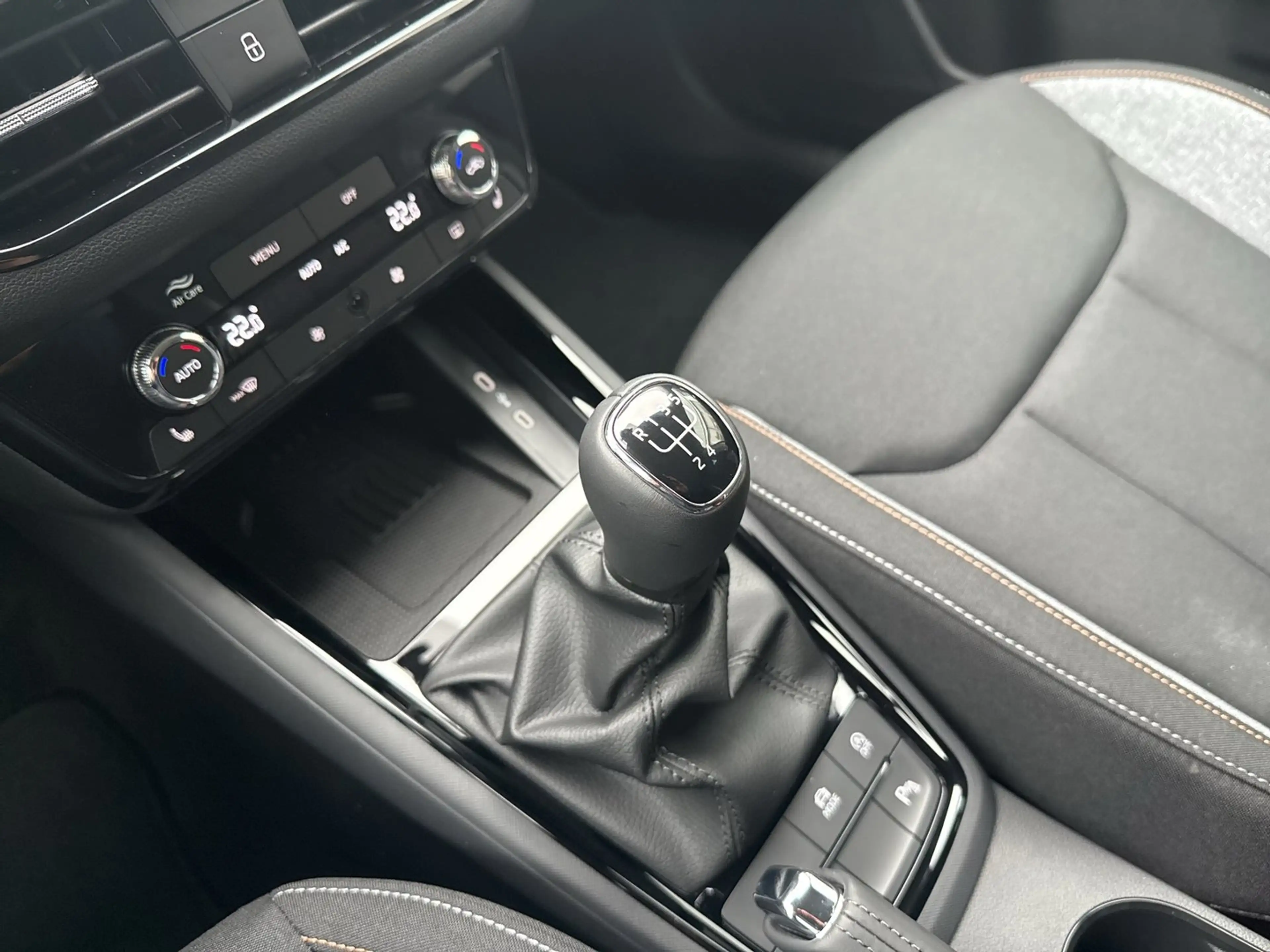 Skoda Kamiq Selection TSI — photo 11