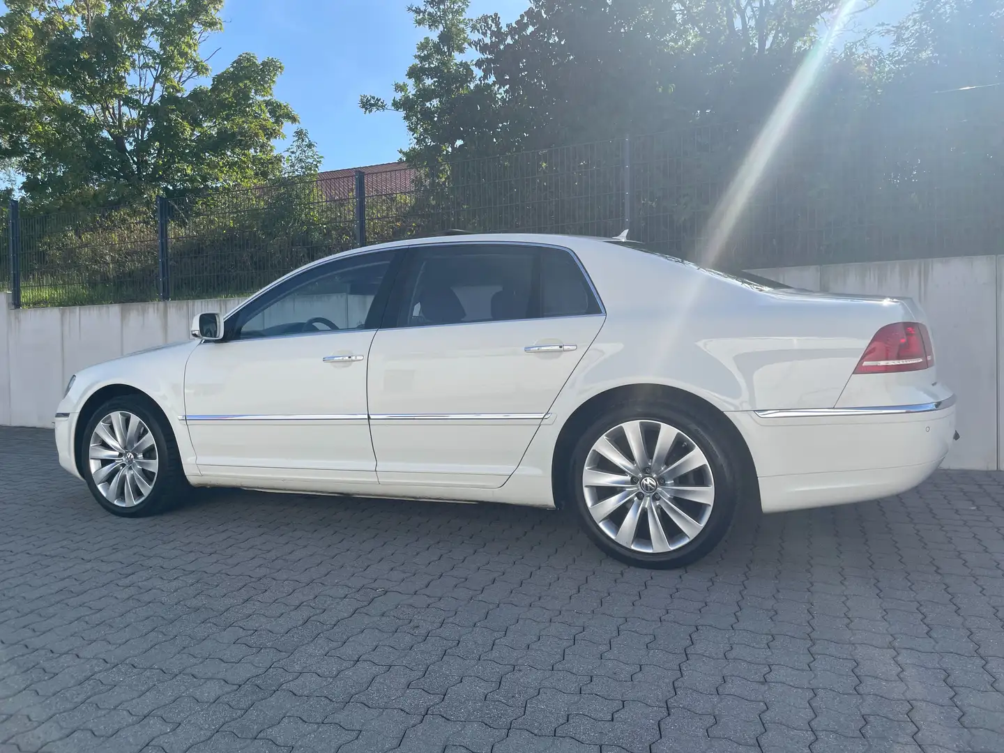 Volkswagen Phaeton 3.0 TDI 4-Sitzer ACC*Solar*Kam*Stdh*Massage*19 Weiß - 2