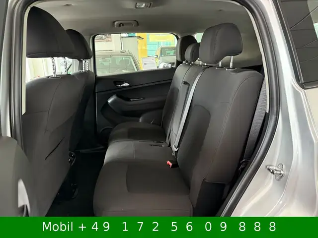 Chevrolet Orlando view 14