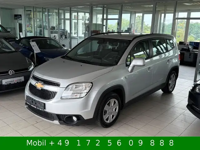 Chevrolet Orlando view 3