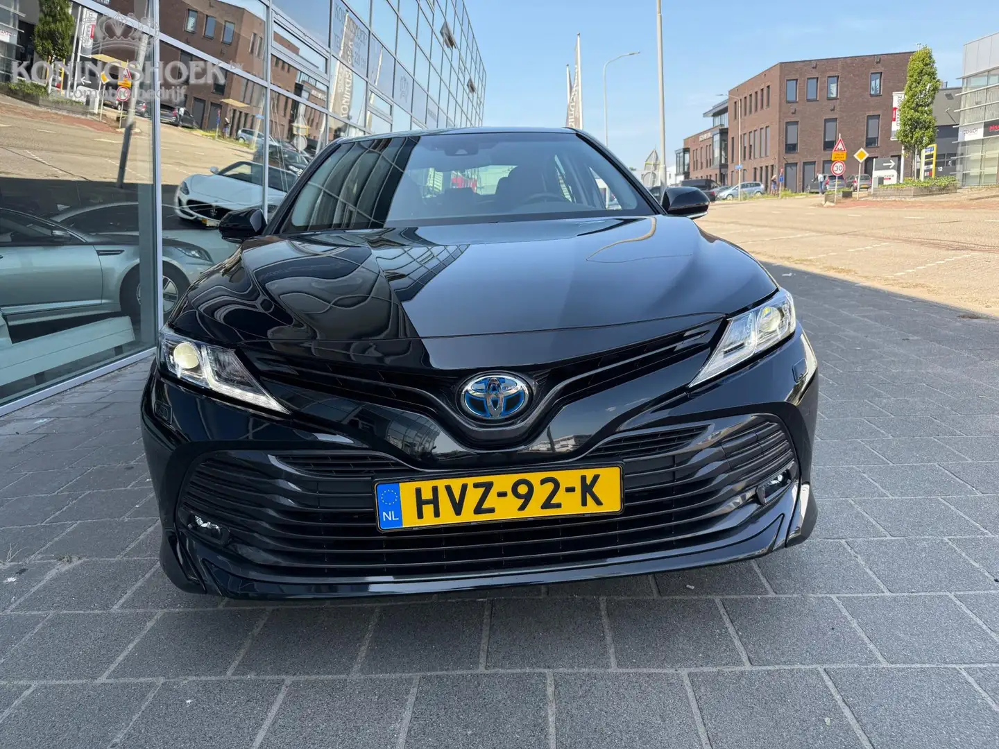 Toyota Camry 2.5 Hybrid Business Plus Negro - 2