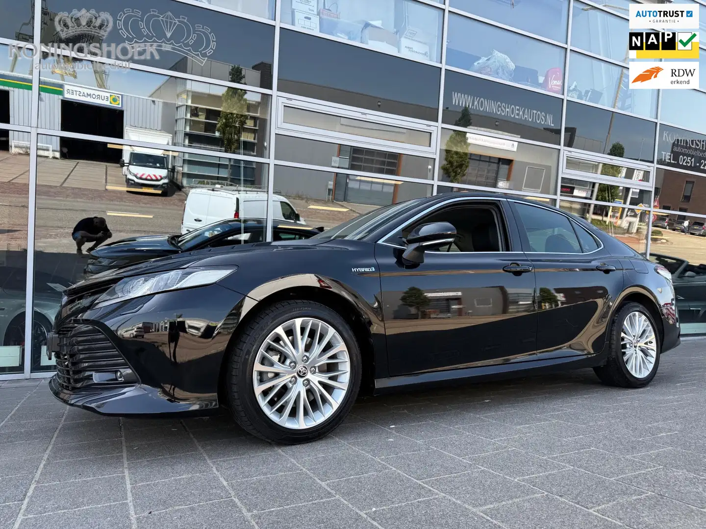 Toyota Camry 2.5 Hybrid Business Plus Negro - 1