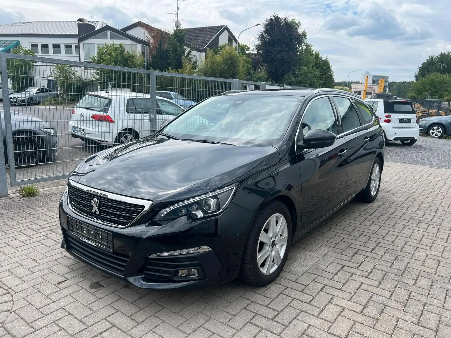 Peugeot 308 SW Allure Pano Navi LED Noir - 1