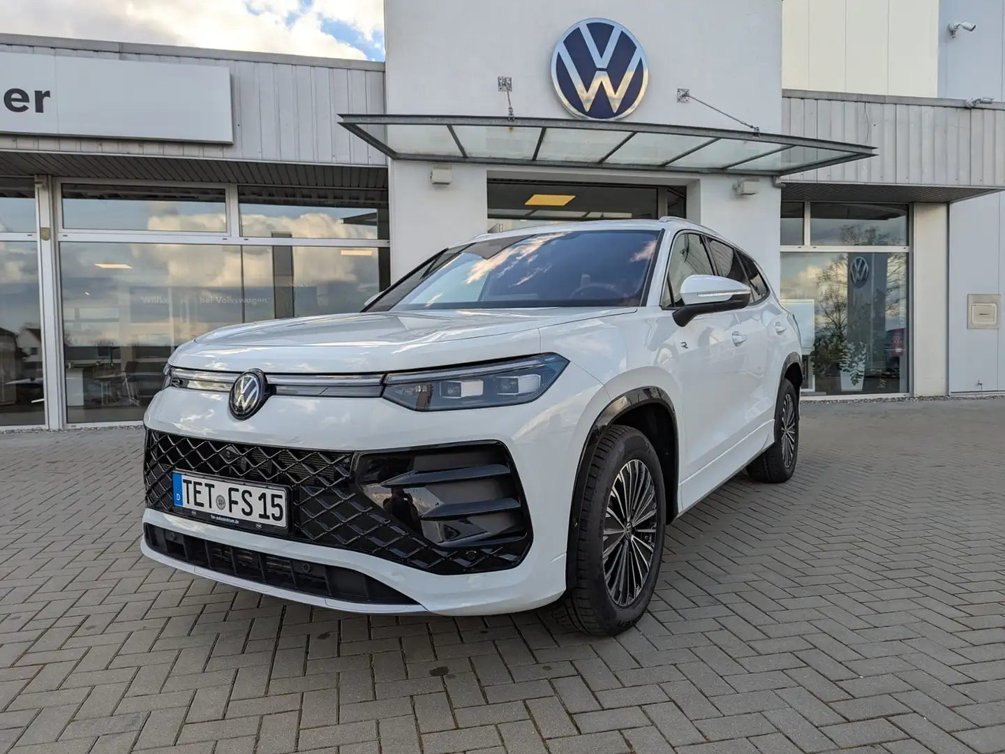 Volkswagen Tayron R-Line 2.0l TDI 4MOTION PANO AHK SOUND Fehér - 2