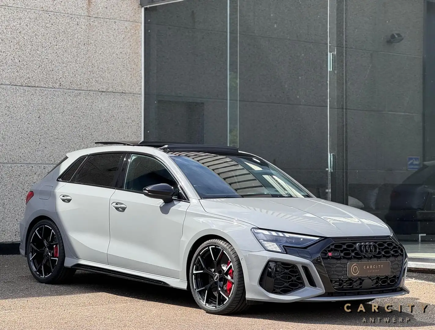 Audi RS3 RS3 Sportback quattro | CARBON | B&O | HUD | PANO Grijs - 1