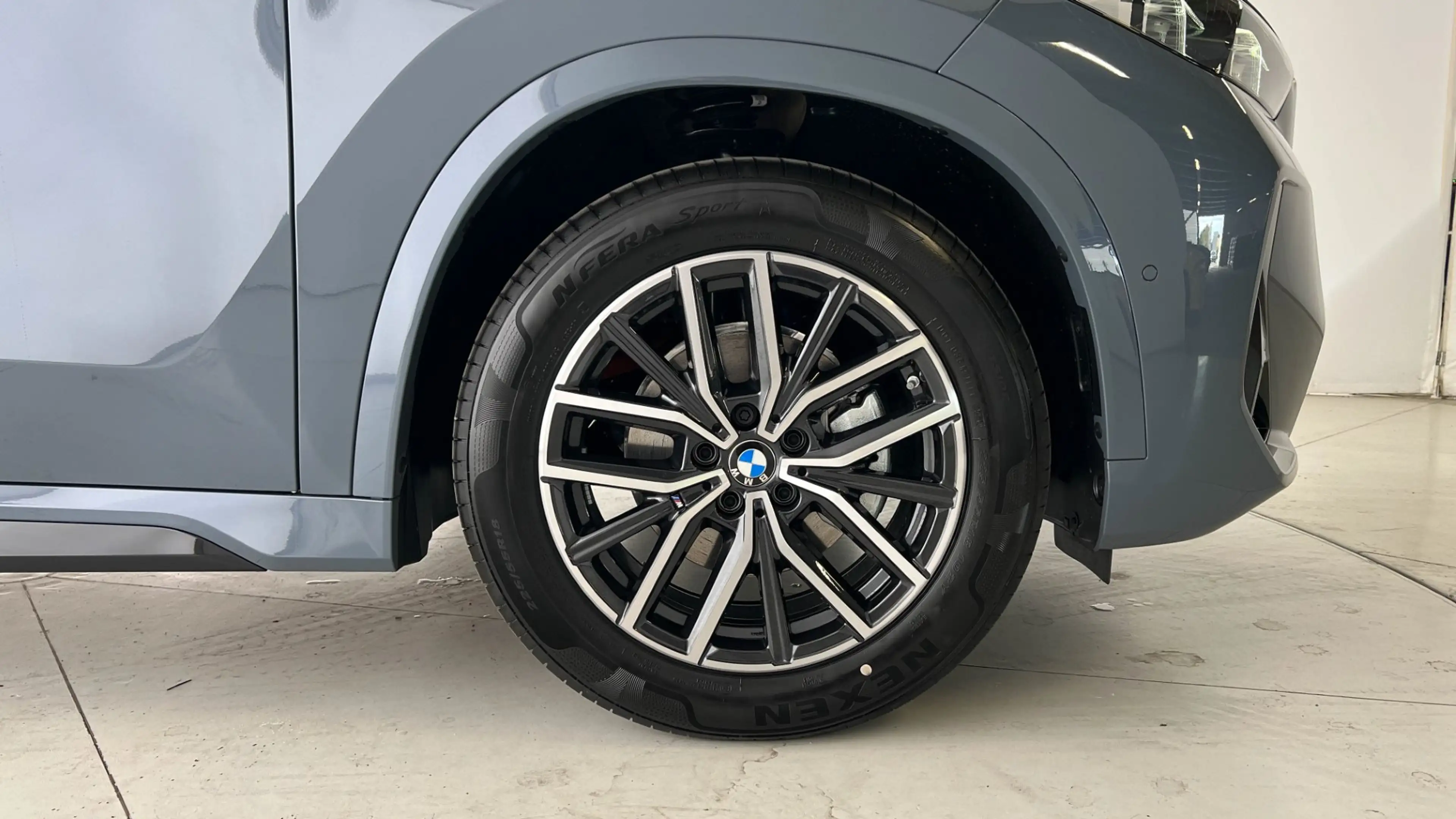 BMW iX1 eDrive20 — photo 7