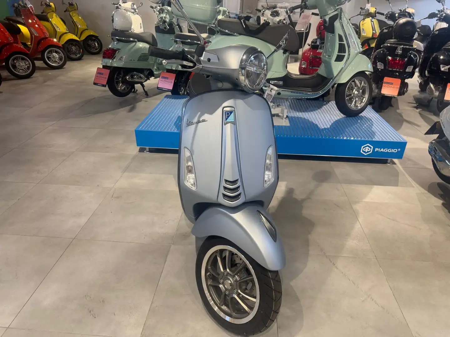 Vespa Primavera S 50 fahrbar mit Autoführerschein Grau - 1