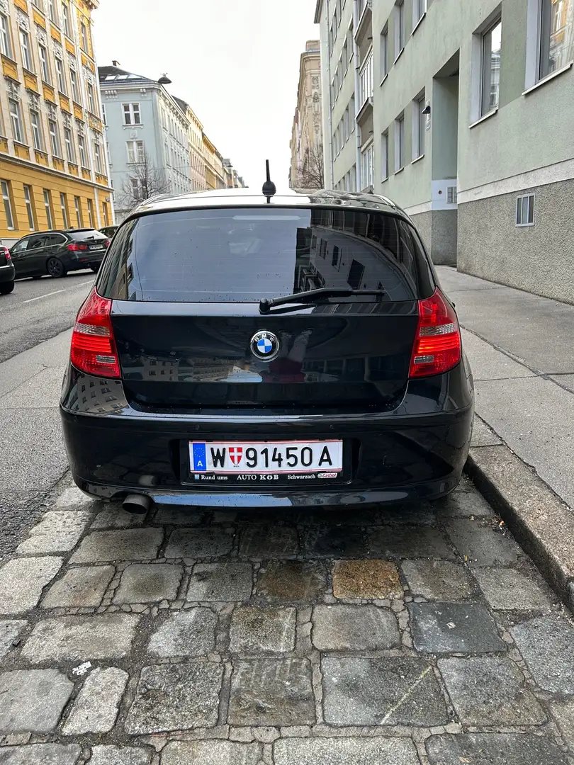 BMW 118 118d Aut. Schwarz - 2
