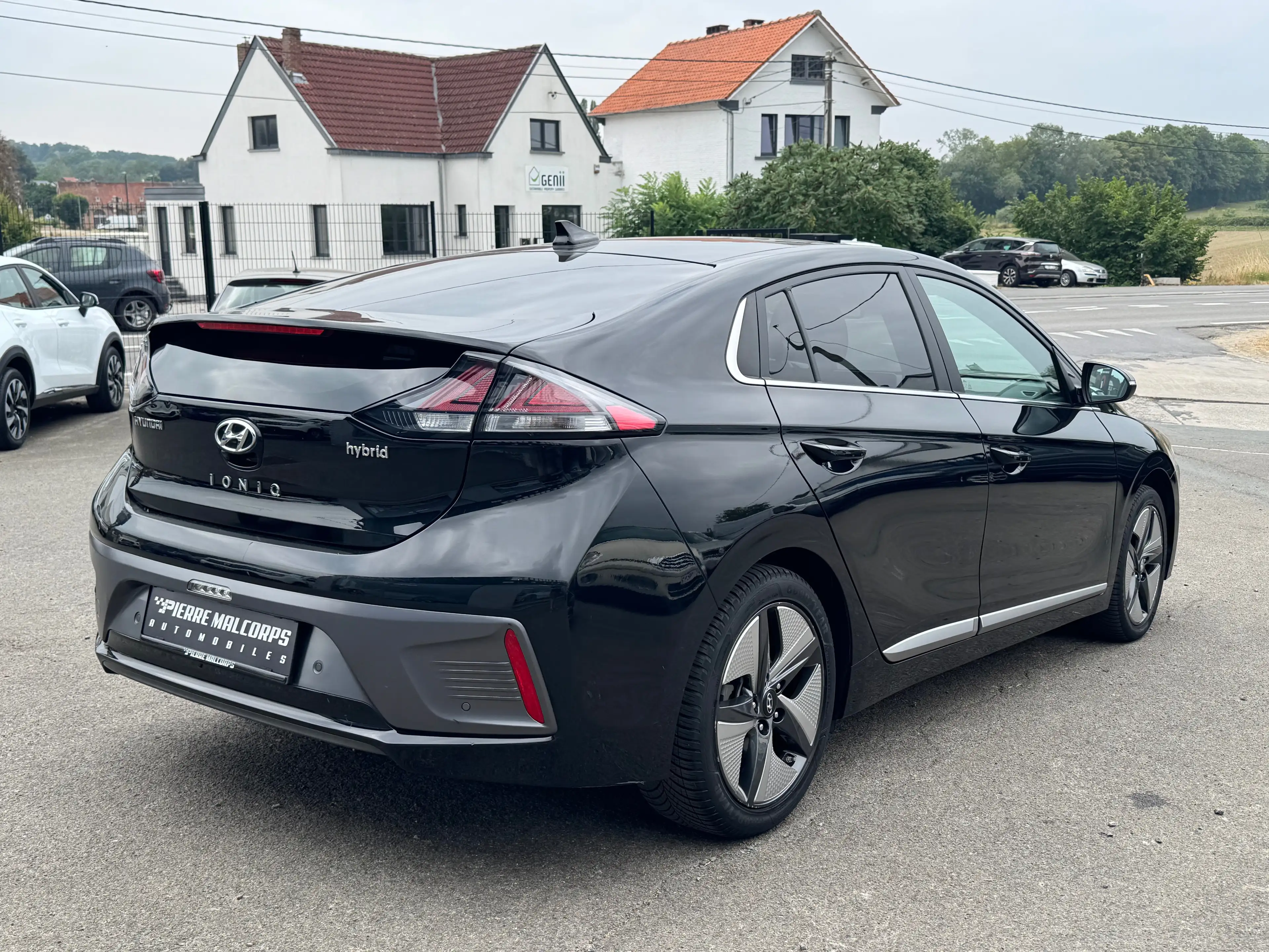 Hyundai IONIQ HEV Feel DCT / NAV / AIRCO / CARPLAY — photo 2