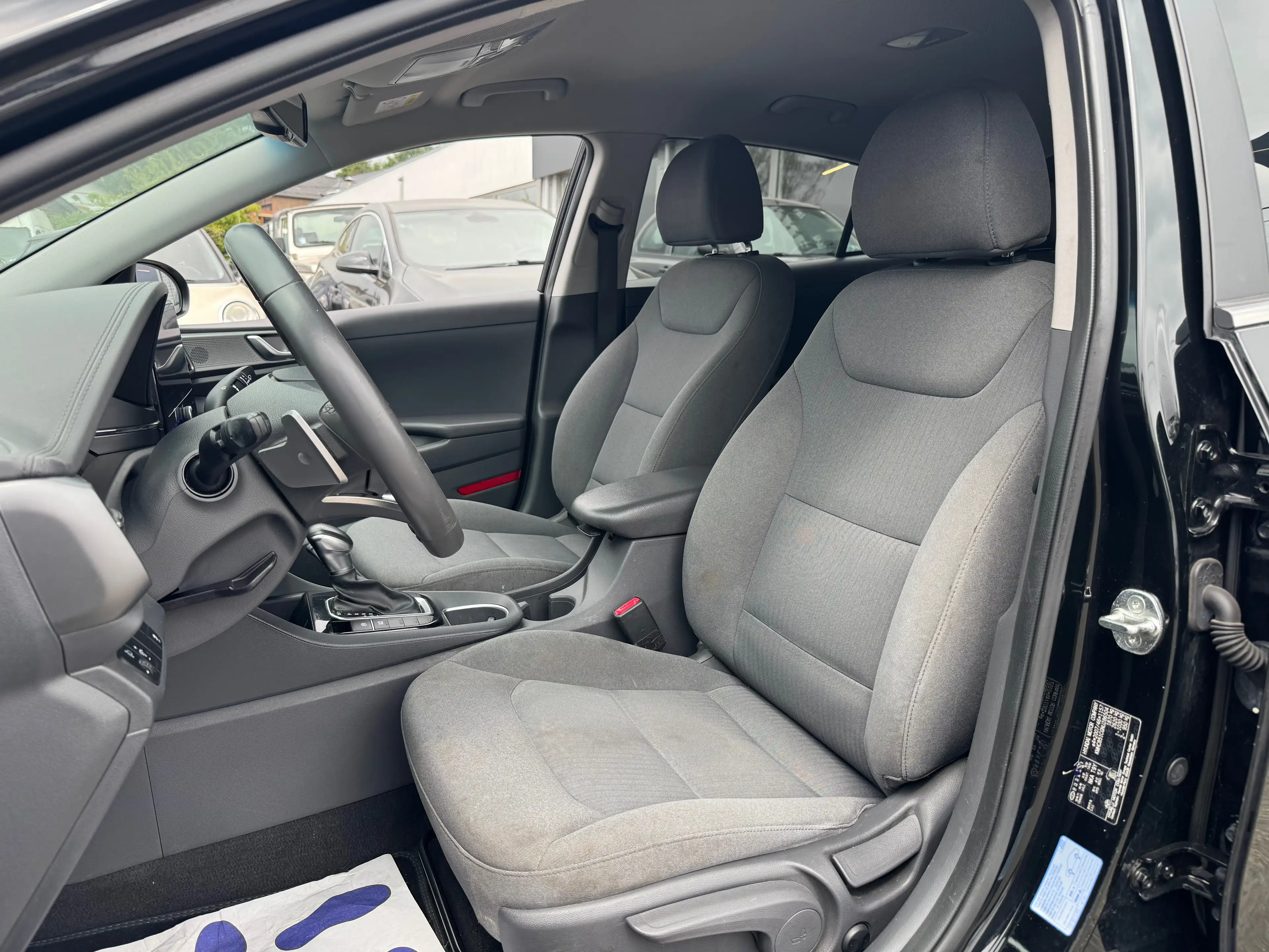 Hyundai IONIQ HEV Feel DCT / NAV / AIRCO / CARPLAY — photo 5