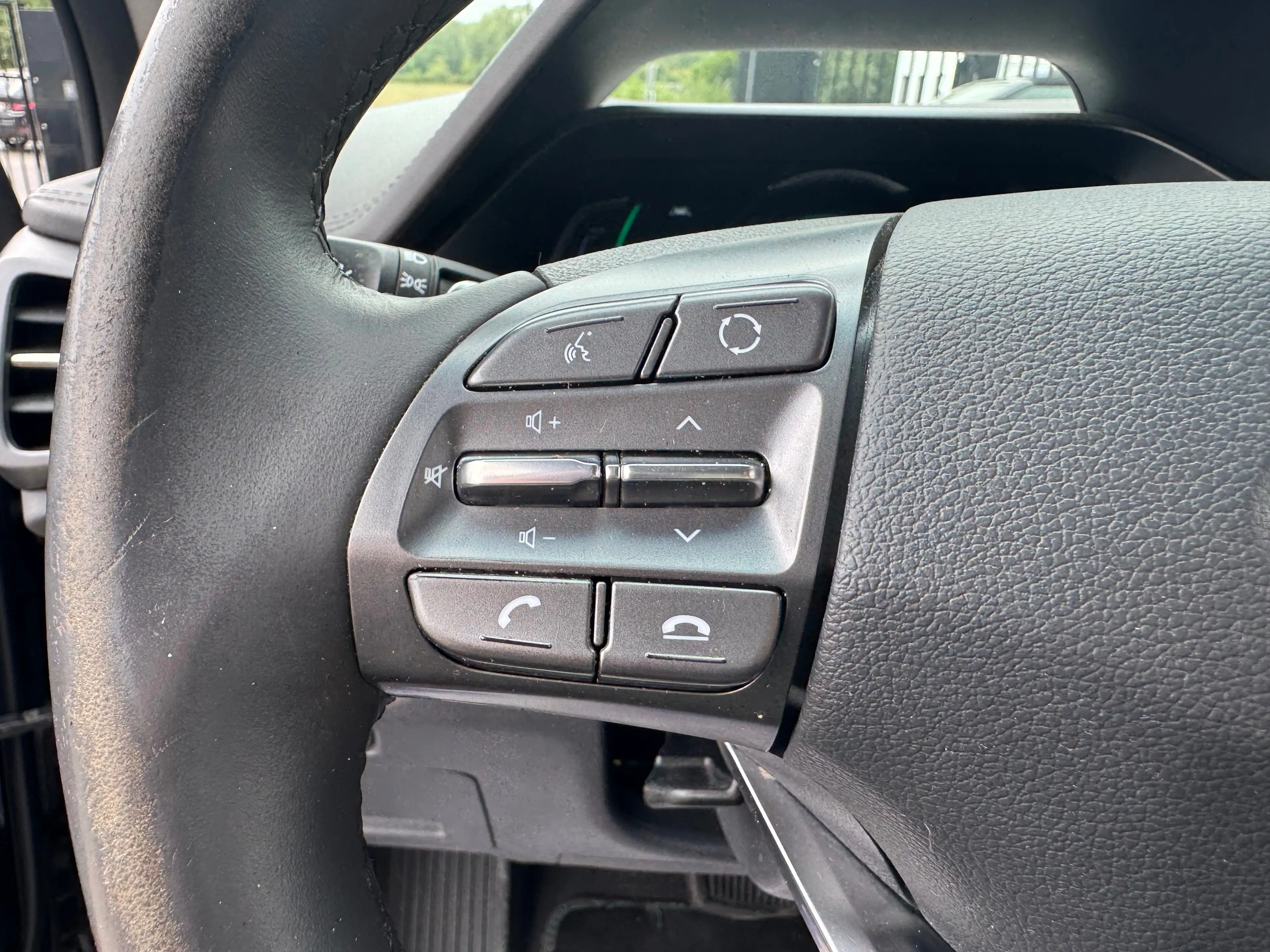 Hyundai IONIQ HEV Feel DCT / NAV / AIRCO / CARPLAY — photo 12