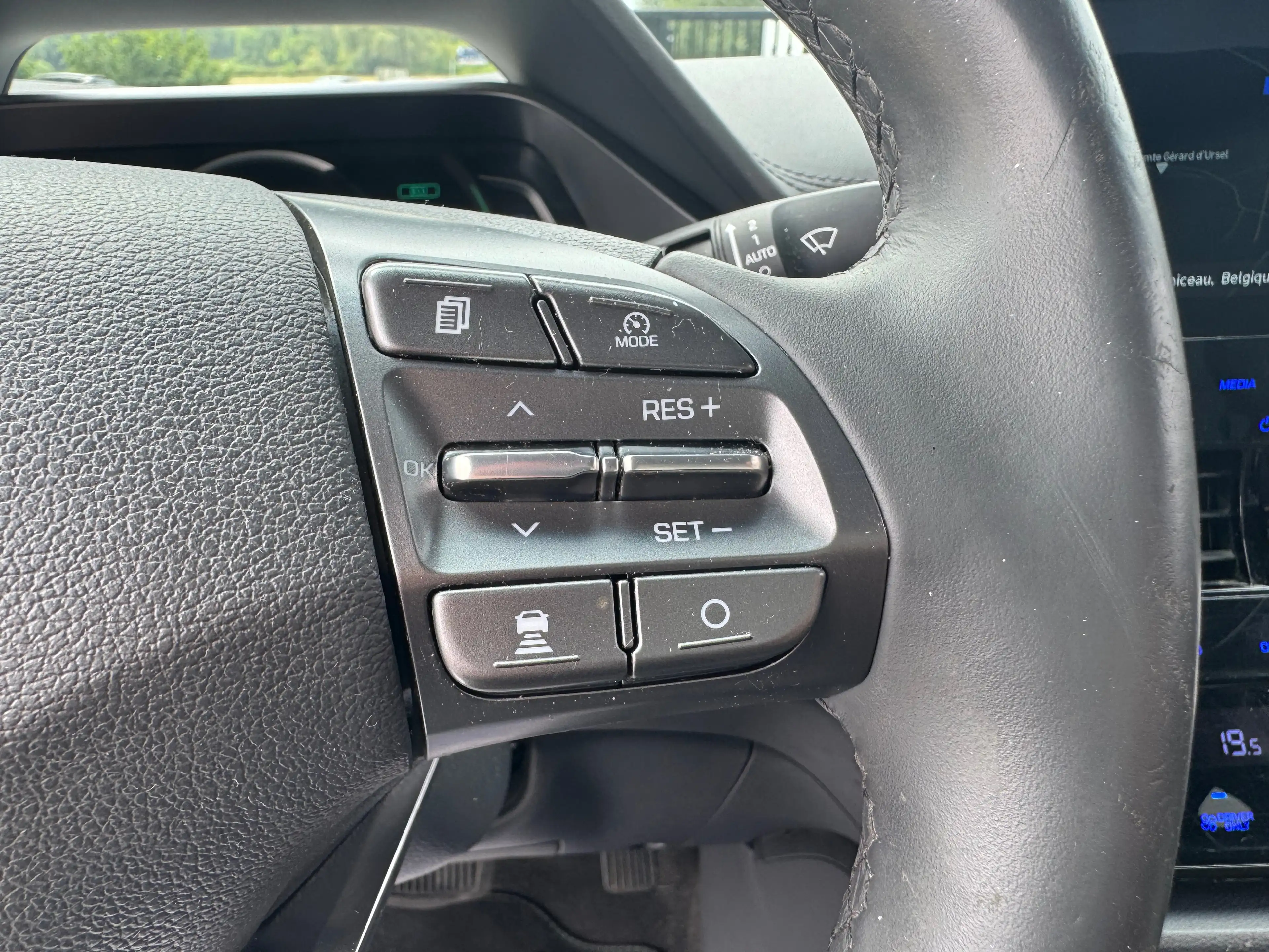 Hyundai IONIQ HEV Feel DCT / NAV / AIRCO / CARPLAY — photo 13