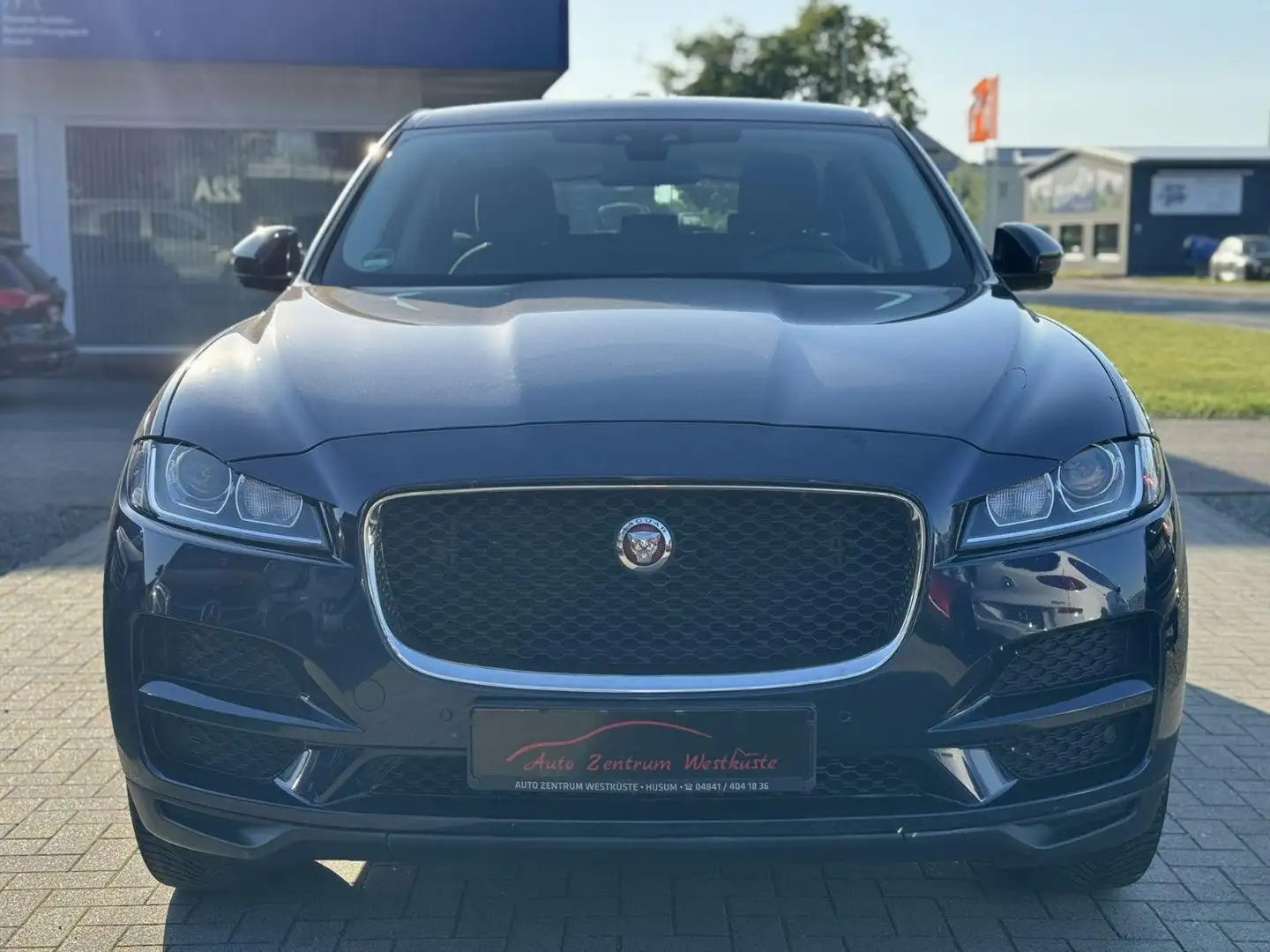 Jaguar F-Pace Pure AWD SHZ TEMPOMAT 1. Hand Scheckheft Blau - 2
