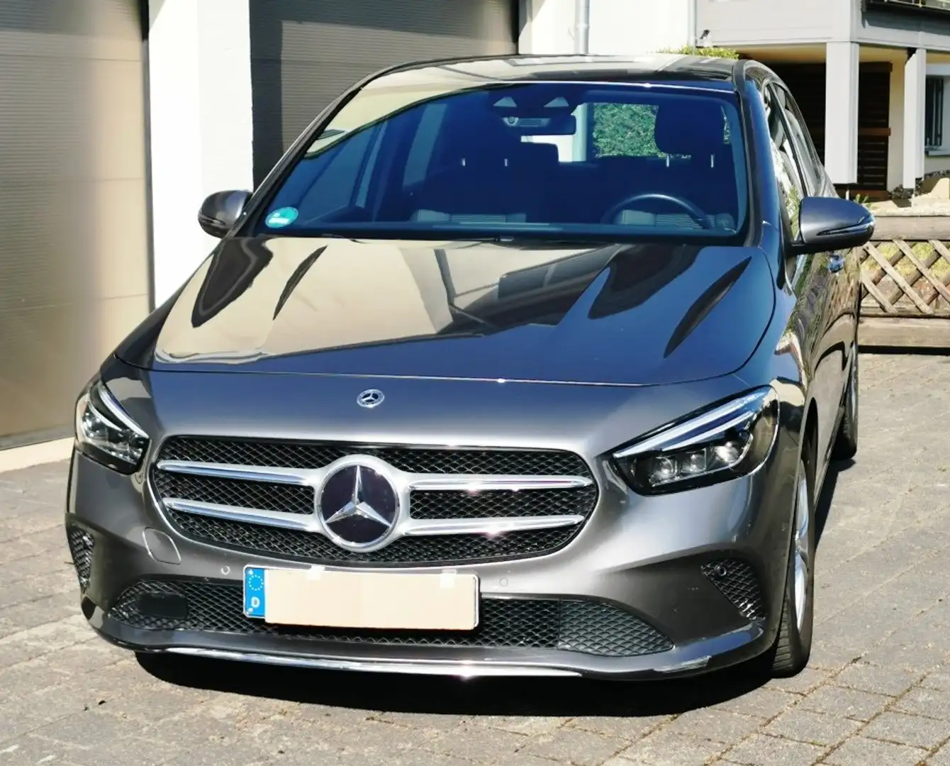 Mercedes-Benz B 200 B 200 4Matic 8G-DCT Progressive Grau - 1